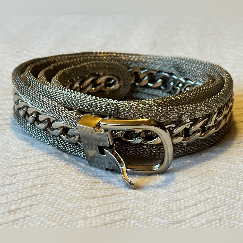 Metal link belt- heavy and solid. Chain mail, fits multi sizes. Unique